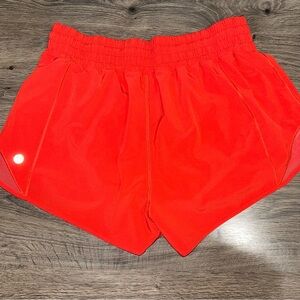 Lululemon high rise hotty hot 2.5”